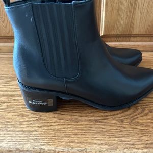 Blondo boots, size 8M, brand new and never worn, waterproof